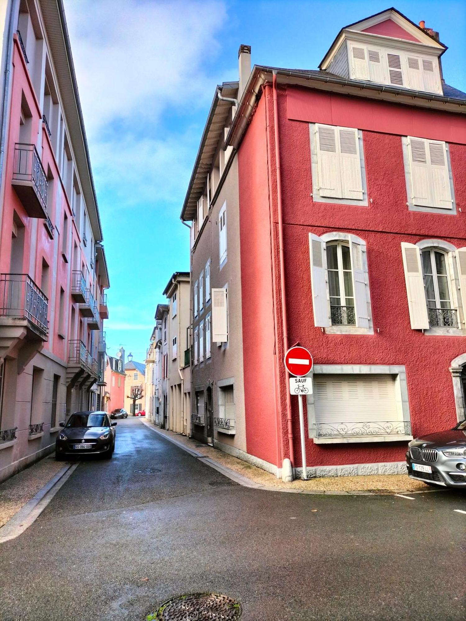 Coeur de ville, loft 3 étoiles lumineux au pied des Pyrénées Bagnères-de-Bigorre Extérieur photo